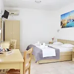아파트호텔 Captain Paros 3*